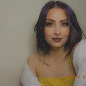 Meet your Posher, Alexis